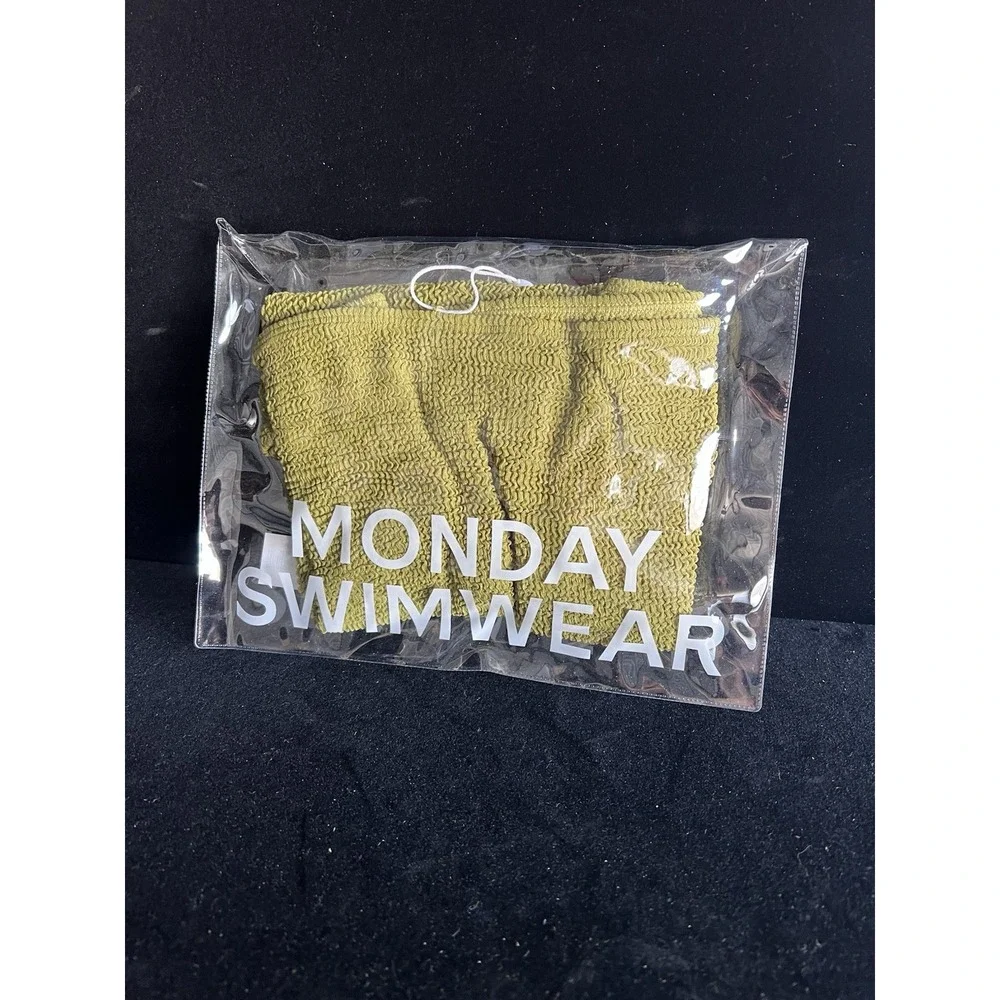 Monday Swimwear CAYMAN SKIRT - VIVID MOSS CRINKLE- Size P/S ….. b23